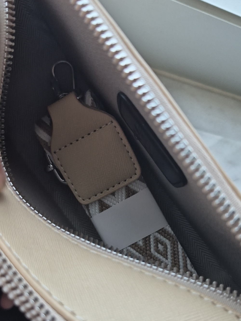 Steve Madden Beige 🆕  Crossbody - Picture 6 of 15